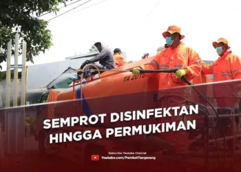 Penyemprotan Disinfektan Hingga Kepemukiman Warga