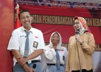 Sambangi SMA 2 Tangsel, Airin Ingatkan Pancasila ke Siswa