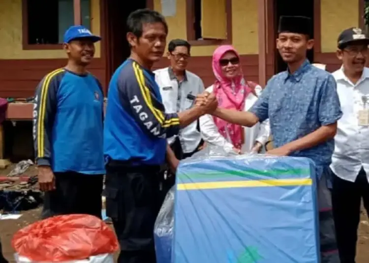 Kobong Terbakar, Santri Ponpes As-Syifa Berhamburan