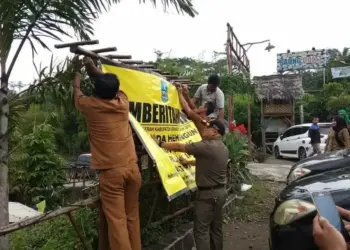 Nunggak Pajak, Rumah Makan Ini Dipasangi Spanduk Tak Taat Pajak