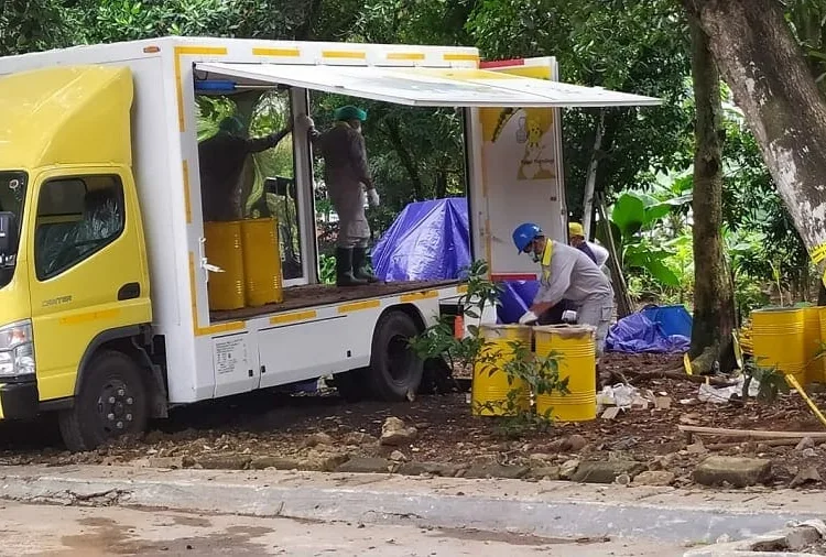 Tanah Terpapar Radioaktif Kembali Dikeruk