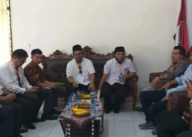 Maju di Pilkada Pandeglang, Vokalis Jamrud Serahkan 73.400 KTP