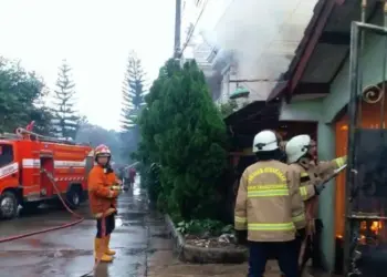 Tiga Rumah di Perumahan Bumi Karawaci Baru Ludes Dilalap Api