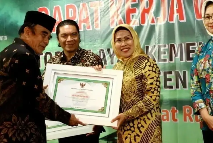 Dukung Program Kemenag, WH, Airin dan Tatu Diganjar Penghargaan