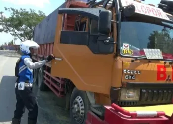 Gubernur Wahidin Perintahkan Perketat Pengawasan Truk Overtonase