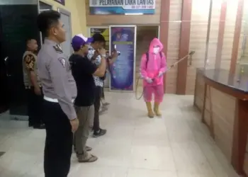 Ruang Pelayanan Satlantas Polresta Tangerang Disemprot Disinfektan