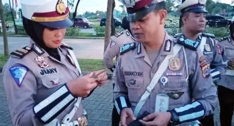 Mantul! Kelengkapan Surat Kendaraan Personel Satlantas Polresta Tangerang Diperiksa