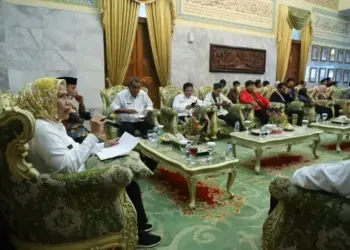 Bupati Tatu Siap Bersinergi dengan Mahasiswa