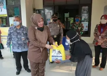 Irna: Bantuan Sembako Milik Warga Terdampak, Harus Tepat Sasaran