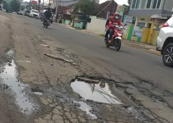 Jalan Nasional di Pandeglang Bolong-bolong