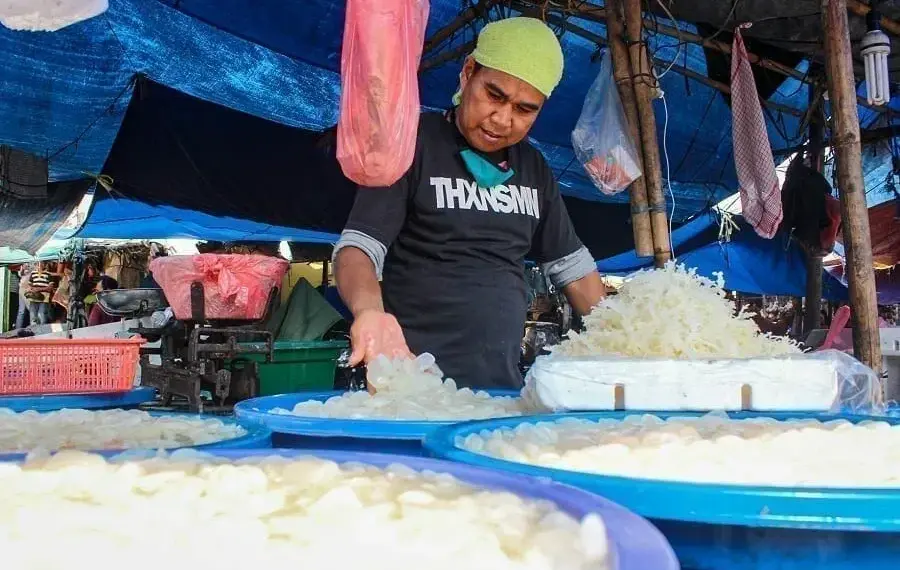 Penjualan Buah Kolang-Kaling Menurun