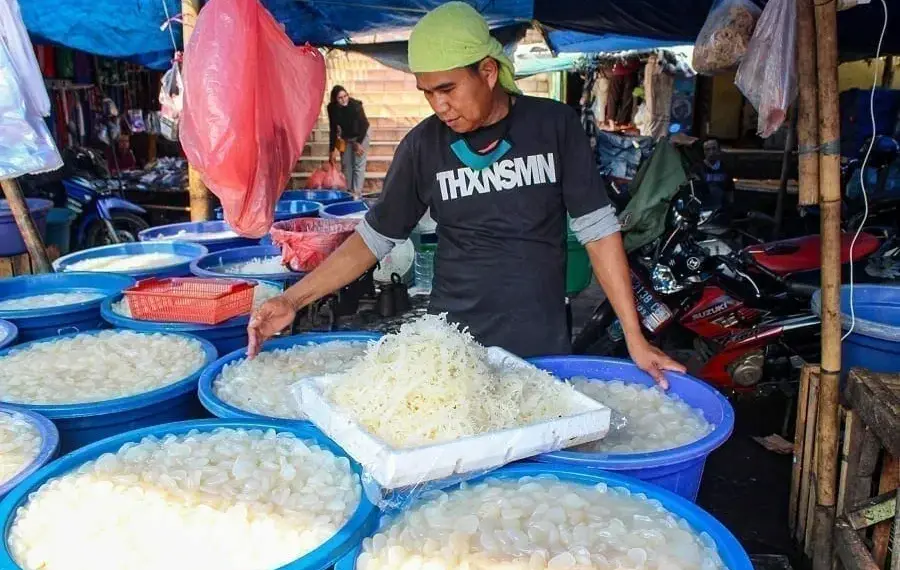 Penjualan Buah Kolang-Kaling Menurun