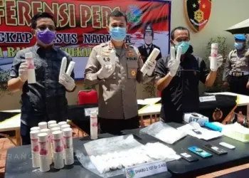 Sabu 2 Kg Lebih Disembunyikan di Kaleng Bedak