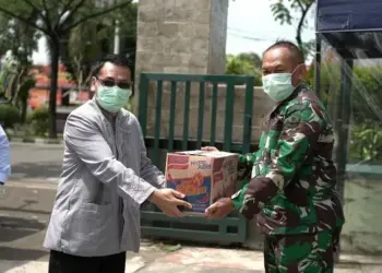 Ditutup Sementara, Tangcity Mall Bagikan Paket Beras ke Ojol