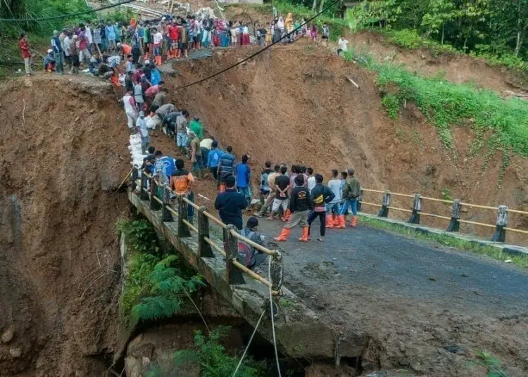 Diterjang Banjir Bandang, Empat Jembatan dan 55 Rumah Rusak