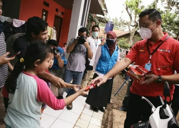 Mensos Blusukan ke Pemukiman Penduduk Tangsel