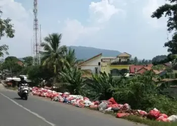 Sempat Dikeruk, Sampah Liar Itu Muncul Lagi