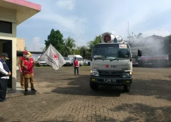 Sterilkan Lingkungan Perumahan Padat, PMI Banten Turunkan Gunner