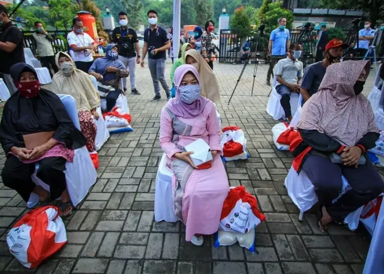 Pembagian Bansos Pusat di Kota Tangsel