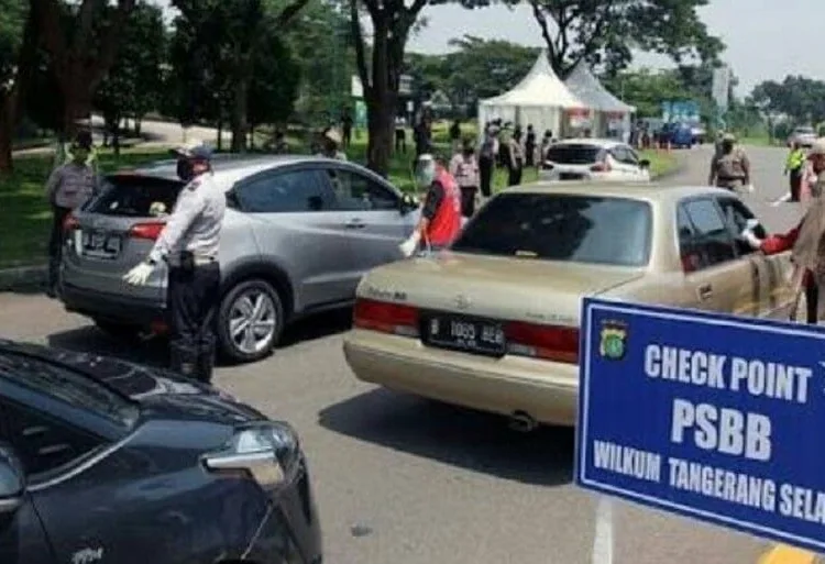 Masuk Tangsel Tanpa SIKM, Ratusan Kendaraan Luar Jabodetabek Dipaksa Putar Balik