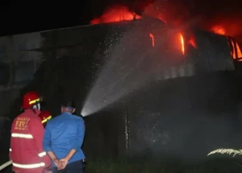 Jelang Shubuh, Toko Material Ludes Terbakar