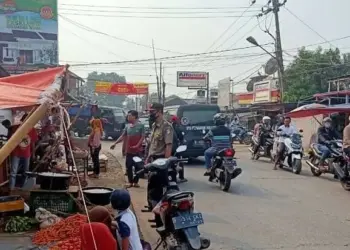 Pasar Tumpah Resahkan Pedagang Pasar Tradisional