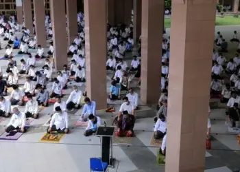 Ratusan Pegawai Pemkot Tangerang Salat Jumat di Pelataran Puspem