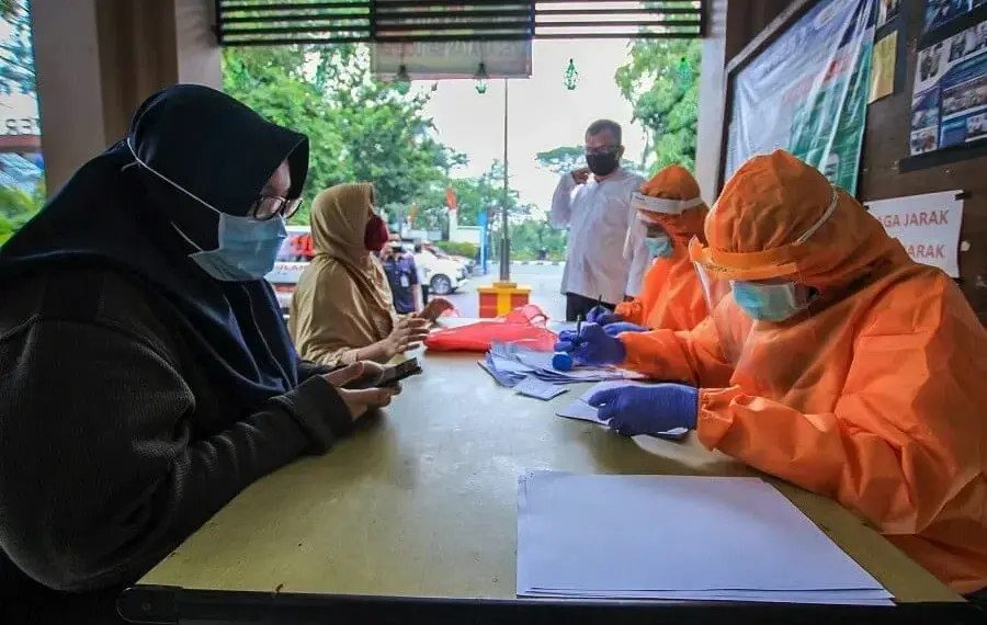 Rapid Test Warga di Zona Merah Kota Tangerang