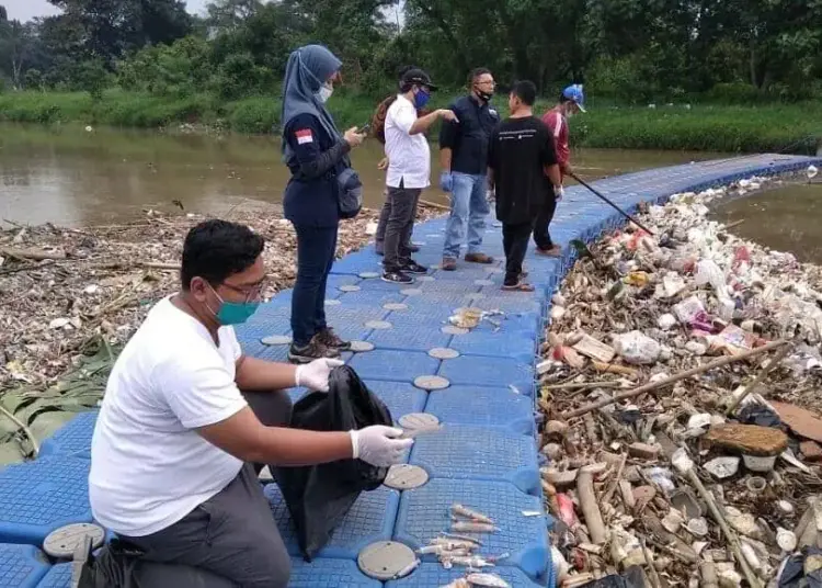 Perjuangan Relawan Pasca Longsornya TPA Cipeucang, Sehari Bisa Angkut 1 Ton Sampah