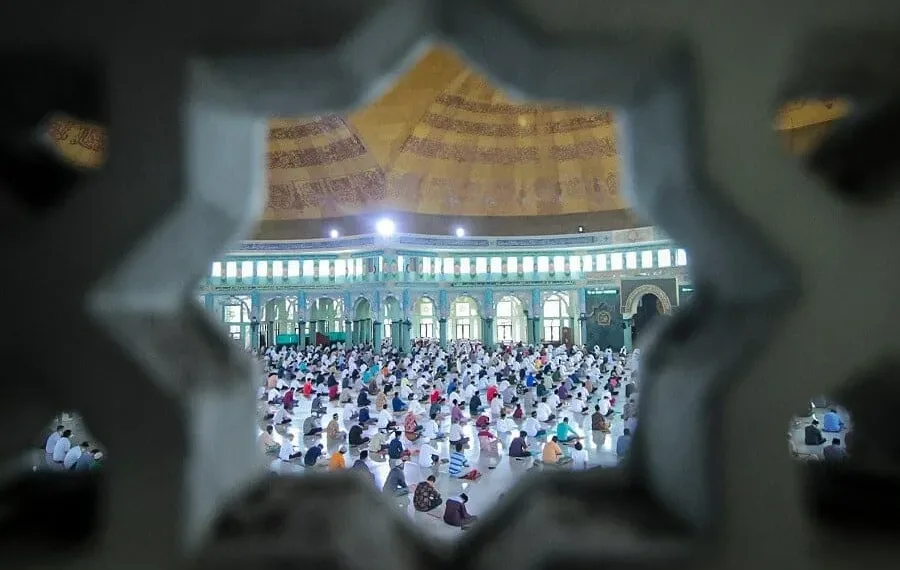 Salat Jumat “Perdana” di Masjid Al-Azhom Kota Tangerang