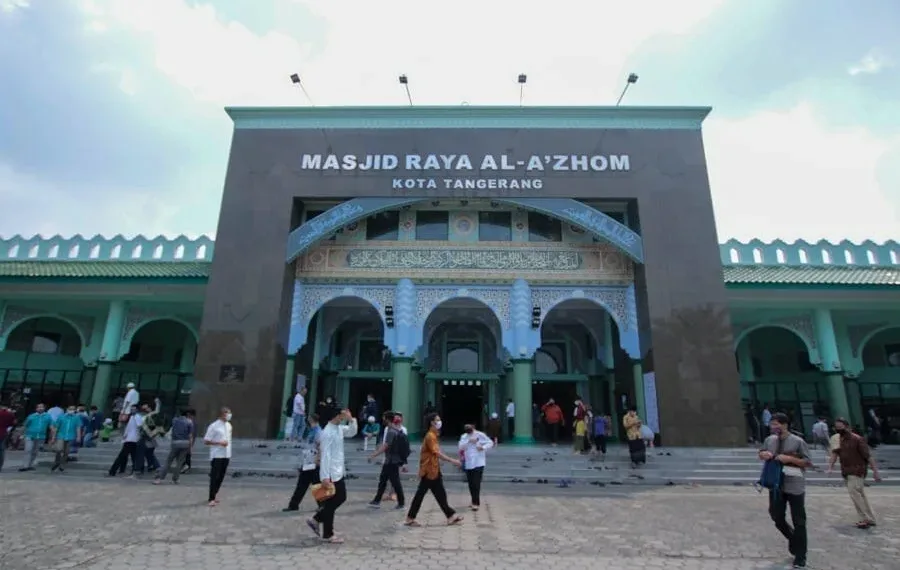 Salat Jumat “Perdana” di Masjid Al-Azhom Kota Tangerang