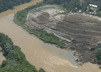 Pengerukan Longsoran Sampah Cipeucang di Cisadane Rampung