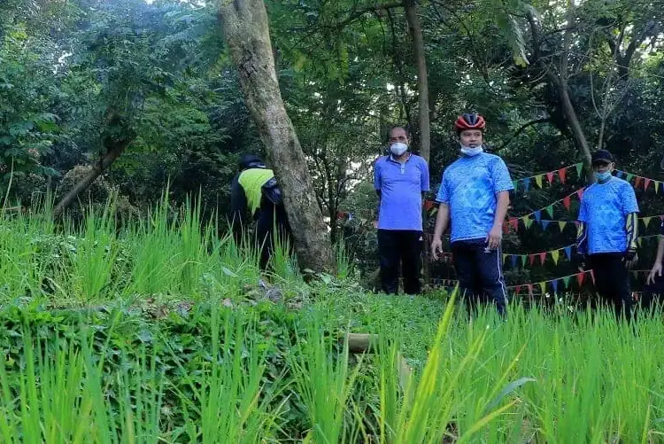 Sambil Sepedaan, Walikota Arief Tinjau Hutan Kota