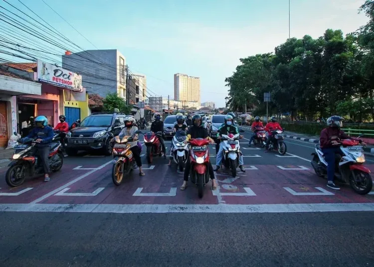 Pengendara Masih Hiraukan Garis Jaga Jarak