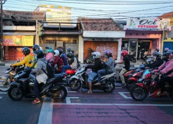 Pengendara Masih Hiraukan Garis Jaga Jarak