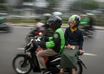 Temukan Uang Rp 5 Juta, Ojol Pilih Serahkan ke Satpol PP