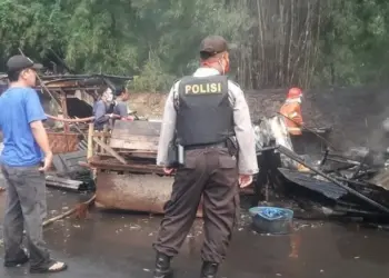 Kompor Lupa Dimatikan, Warung Nasi Terbakar