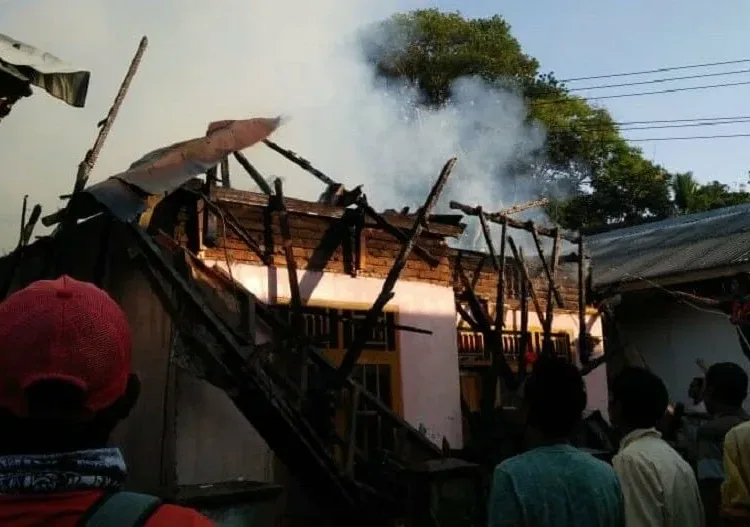 Rumah Terbakar, Kerugian Capai Ratusan Juta Rupiah