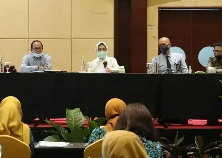 SOSIALISASI: Walikota Tangsel Airin Rachmi Diany saat membuka kegiatan sosialisasi bimbingan teknis perpajakan daerah di Intermark, BSD, Rabu (5/8). (ISTIMEWA)