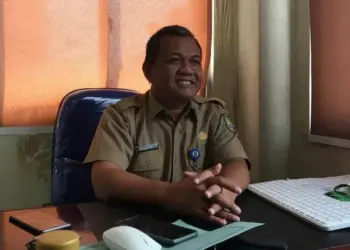 BAHAS RAPERDA: Kepala Bidang Olahraga Dinas Pemuda dan Olahraga (Dispora) Kota Tangerang Ujang HG  membahas poin Raperda Olahraga.  (DZIHNI ISMA HANIFAH/SATELIT NEWS)