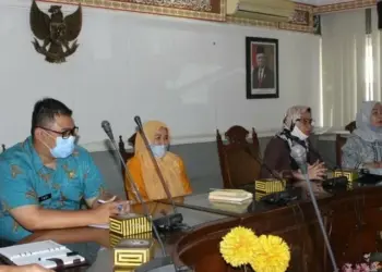 GLADI BERSIH: Jajaran OPD Pemkab Serang saat gladi bersih evaluasi SAKIP tingkat nasional, bersama Organisasi Perangkat Daerah (OPD), di Aula KH. Syam’un, Kamis (27/8). (SIDIK/SATELIT NEWS)