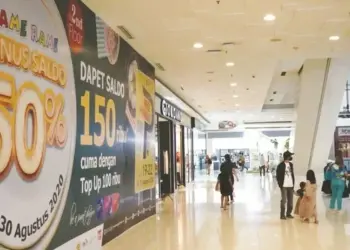 JAM OPERASIONAL DITAMBAH: Suasana di Tangcity Mall. (DOK/SATELIT NEWS)