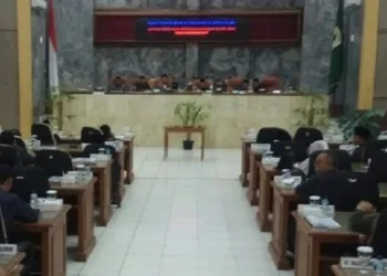 SIDANG PARIPURNA: Suasana sidang paripurna di DPRD Lebak. (MULYANA/SATELIT NEWS)