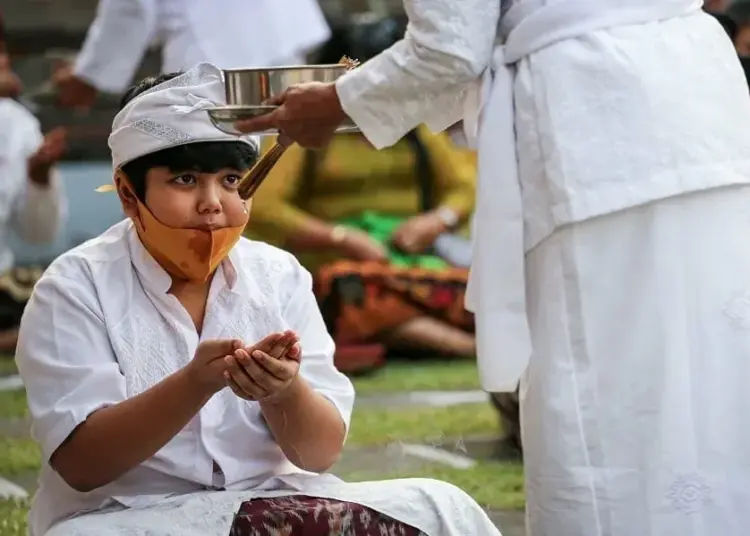 Perayaan Galungan dengan Protokol Kesehatan