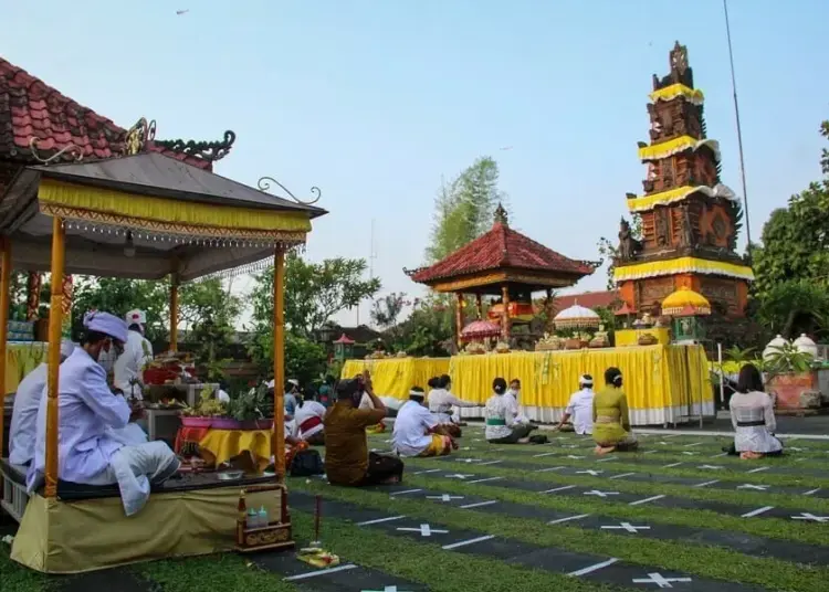 Perayaan Galungan dengan Protokol Kesehatan