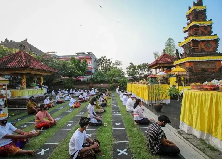 Perayaan Galungan dengan Protokol Kesehatan