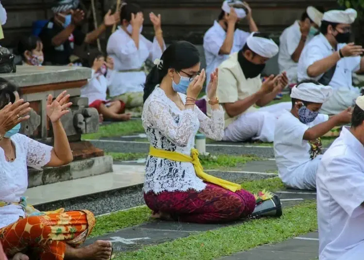 Perayaan Galungan dengan Protokol Kesehatan