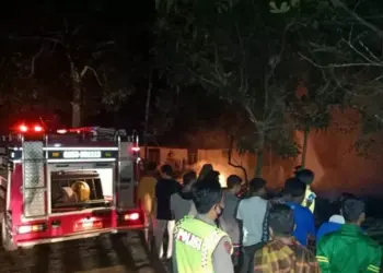 Tiga Rumah Semi Permanen Ludes Terbakar