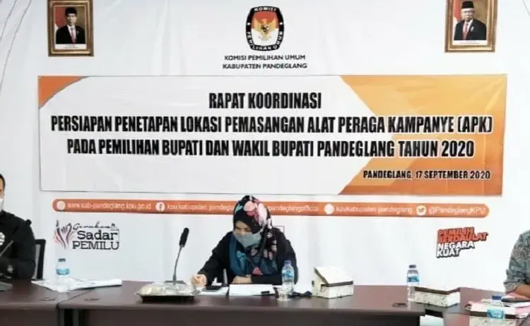 Cegah Covid-19, KPU Pandeglang Tambah APK Paslon