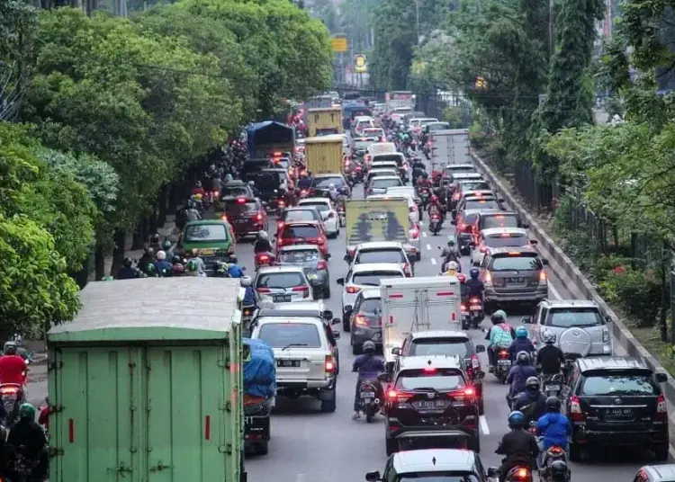 Kemacetan di Jl. MH Thamrin Kota Tangerang